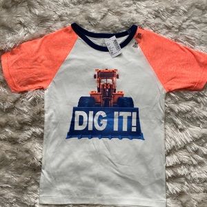 NWT Children’s place short sleeve shirt, size 5T